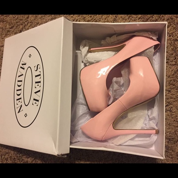Steve Madden Pink Patent Pumps
