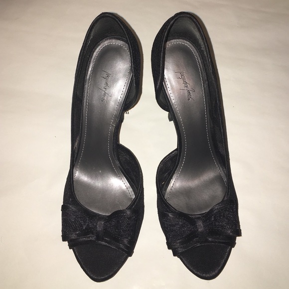 Jacqueline Ferrar Black Lace Heels - Picture 2 of 4