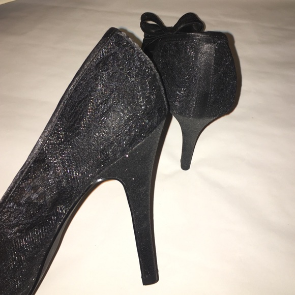 Jacqueline Ferrar Black Lace Heels - Picture 3 of 4