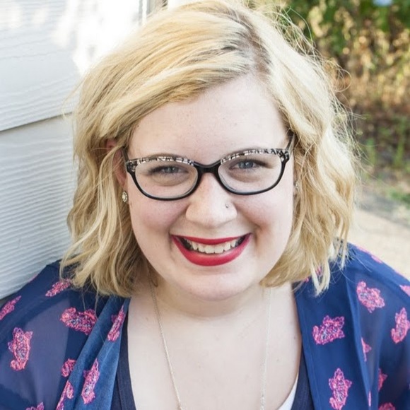 Meet your Posher, Allie - Picture 1 of 1