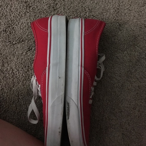 Red vans - Picture 4 of 4