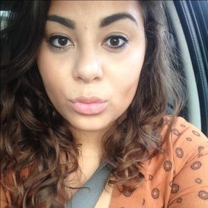 Meet your Posher, Kiana