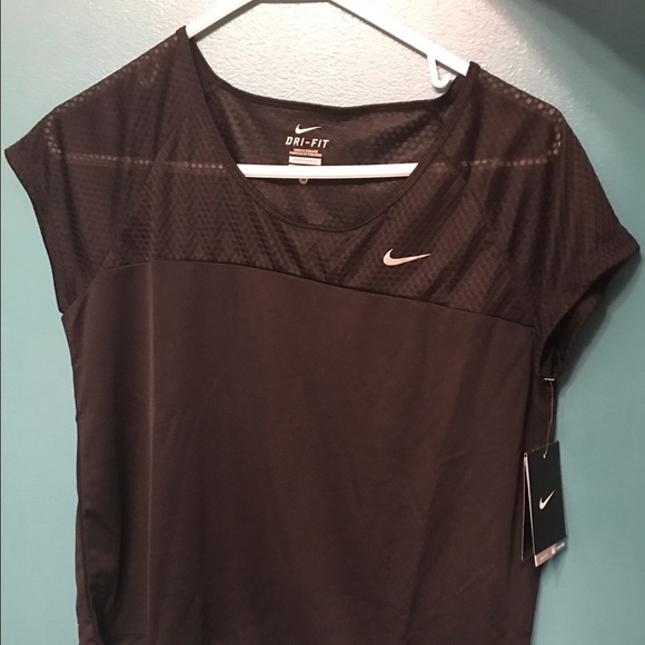 Nike Tops - Women's Nike Dri-Fit Cropped Tee - NEW