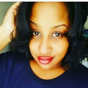 Meet your Posher, Danae'