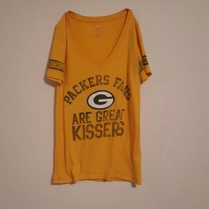 Yellow "packers fans are great kissers" t shirt