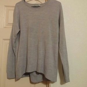 Gray sweatshirt