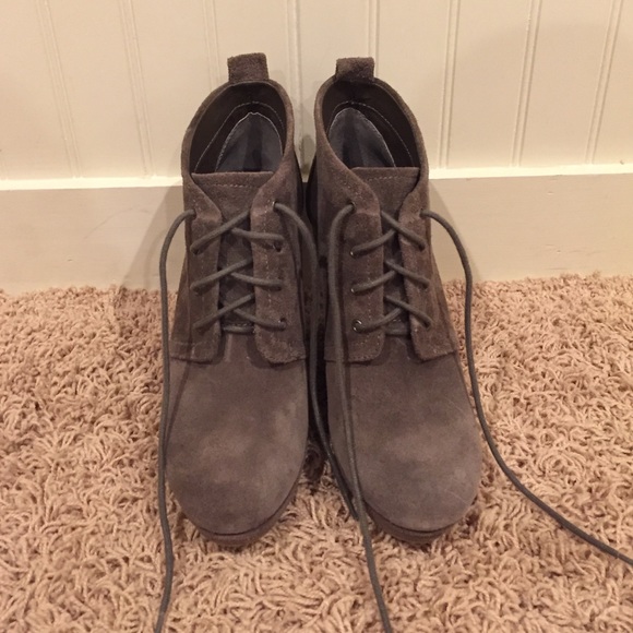 Jessica Simpson Grey Suede Wedges Size 6.5