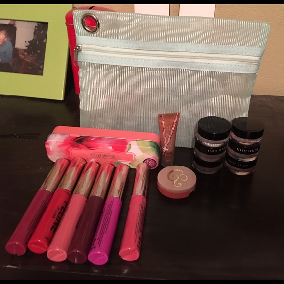 Makeup Grab Bag! - Picture 1 of 1