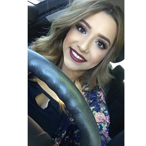 Meet your Posher, Lorena