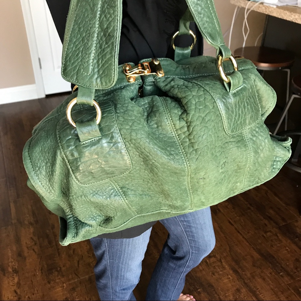 CLOSET SALE ⭐️ Bulga Leather Purse - Hunter Green