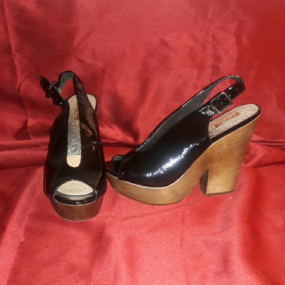Black Peep Toes