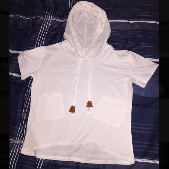 Hooded crop shirt