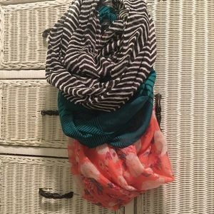 SCARF LOT OF 3