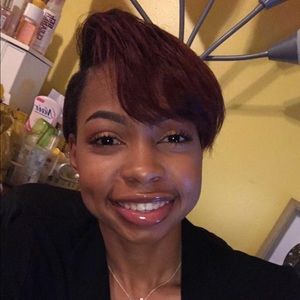 Meet your Posher, Briana