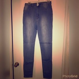 Light wash high waisted skinny jeans