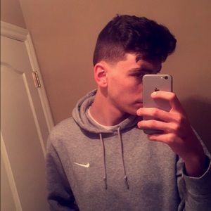 Meet your Posher, Dennis