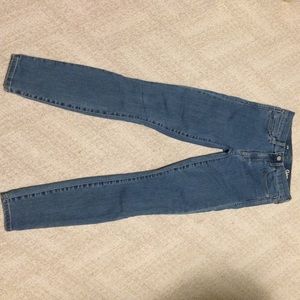 Light blue ankle jeans