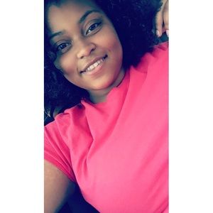 Meet your Posher, Kayla