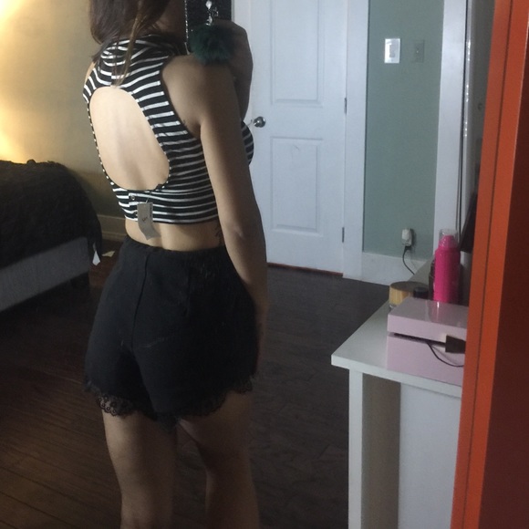 Stripe sexy backless turtle neck crop top NWT - Picture 4 of 4