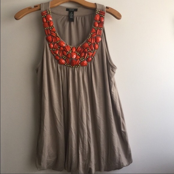 Slimming layered tank