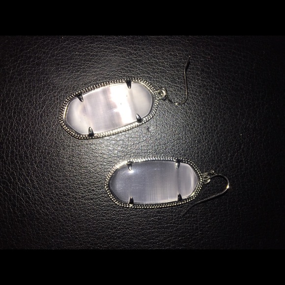 Silver Kendra Scott Elle earrings