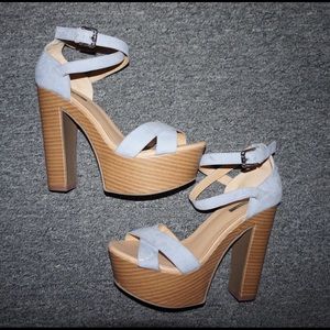 Forever 21 Blue Strappy Platform Sandals SZ 8.5