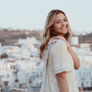 Meet your Posher, Olivia