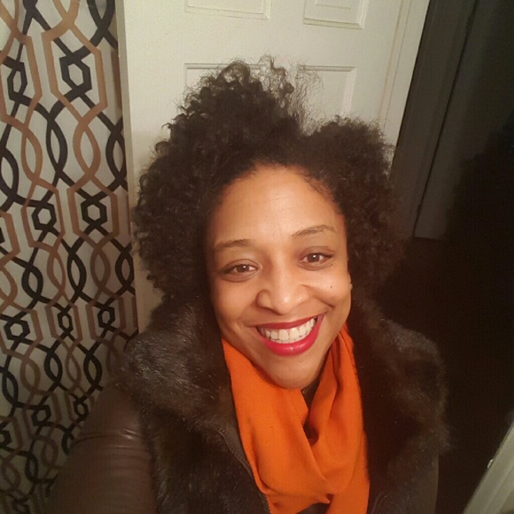 Meet your Posher:) - Picture 2 of 2