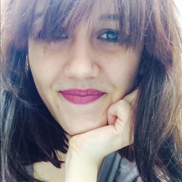 Meet your Posher, Anna - Picture 3 of 4