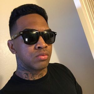 Meet your Posher, Johnavan