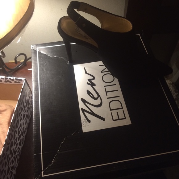 Heels - Picture 2 of 2