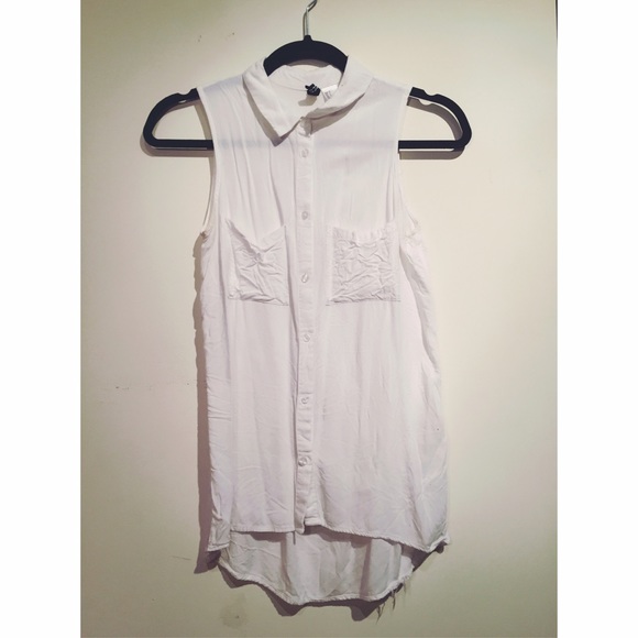 Divided by H&M white sleeveless button up tunic