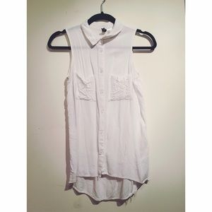 Divided by H&M white sleeveless button up tunic