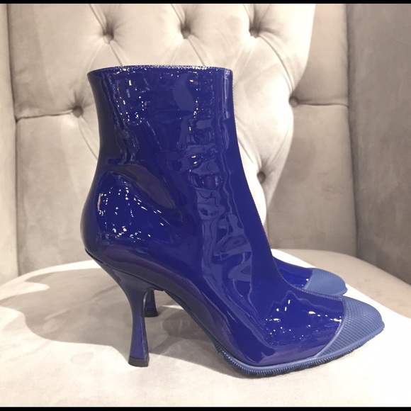 🔥 Sexy Leather MiuMiu Boots!