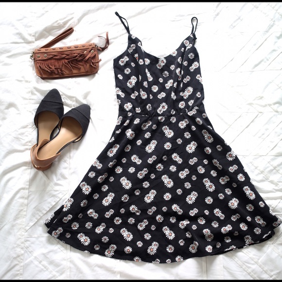 LA Hearts Daisy Print Dress with Open Back
