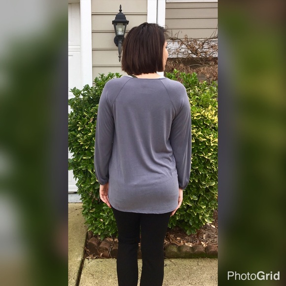 Modern twist on a classic gray tunic! - Picture 4 of 4