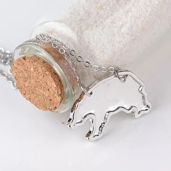🐻 Mama Bear Necklace Silver or Gold Color Chain - Picture 2 of 5