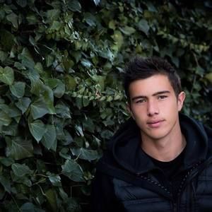 Meet your Posher, Milos