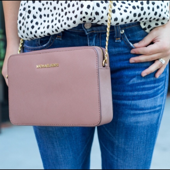 LOOKING FOR!!!! ISO!!!! Michael Kors Jet Set Purse