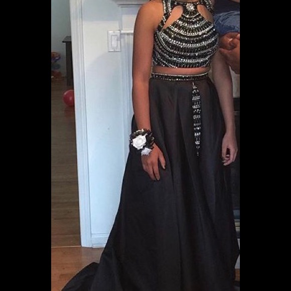 Prom dress - Picture 1 of 4
