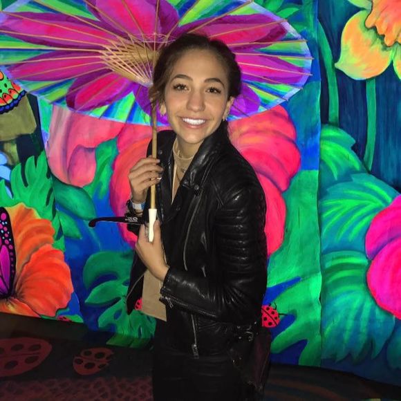 Meet your Posher, Aya