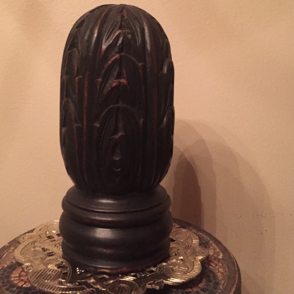 Large hand carved finial - Picture 2 of 4