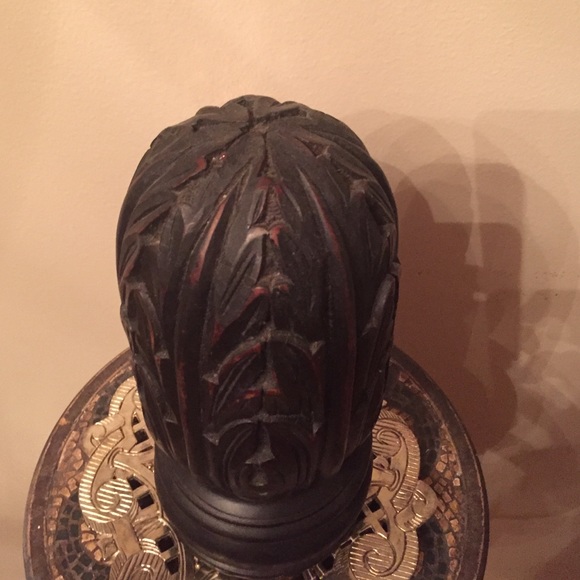 Large hand carved finial - Picture 3 of 4