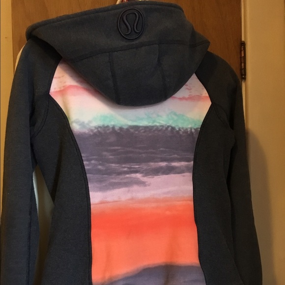 Lululemon Beachscape scuba hoodie size 6 RARE!! - Picture 3 of 3