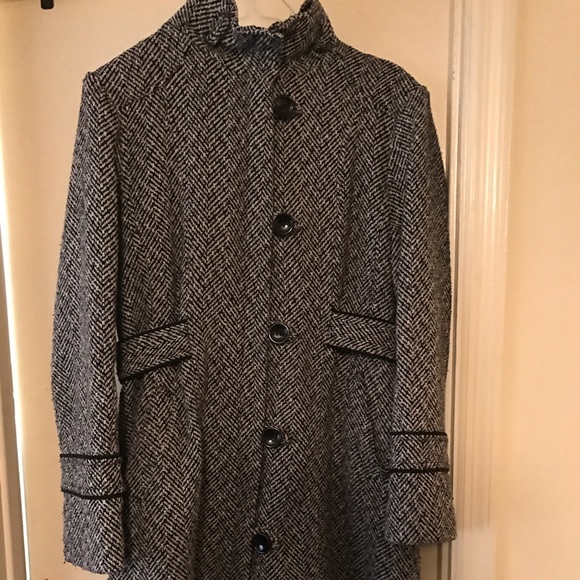 Mid length wool coat!