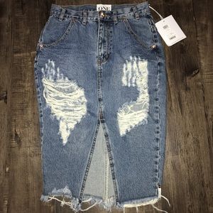 NWT's oneteaspoon Cadillac denim skirt. Sz 27