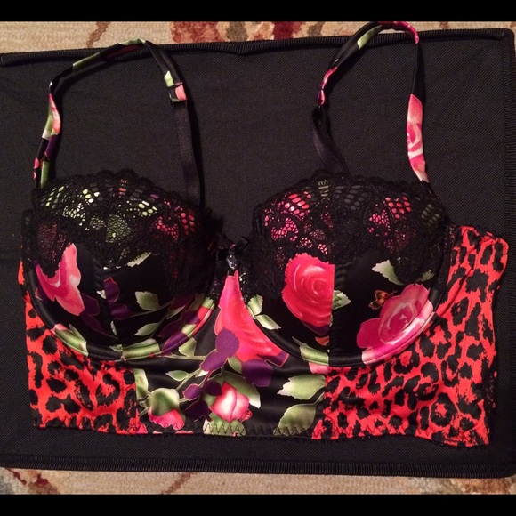 NWOT VS bra