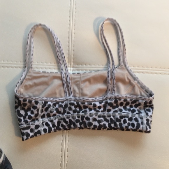 Lululemon sport bars. Price firm. Sold out 😊 - Picture 3 of 3