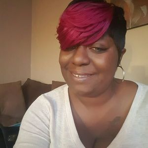 Meet your Posher, Cassandra