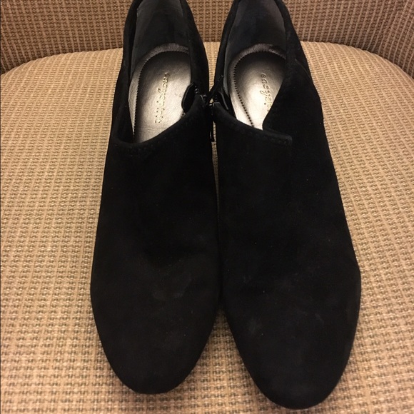 Easy spirit  black suede booties